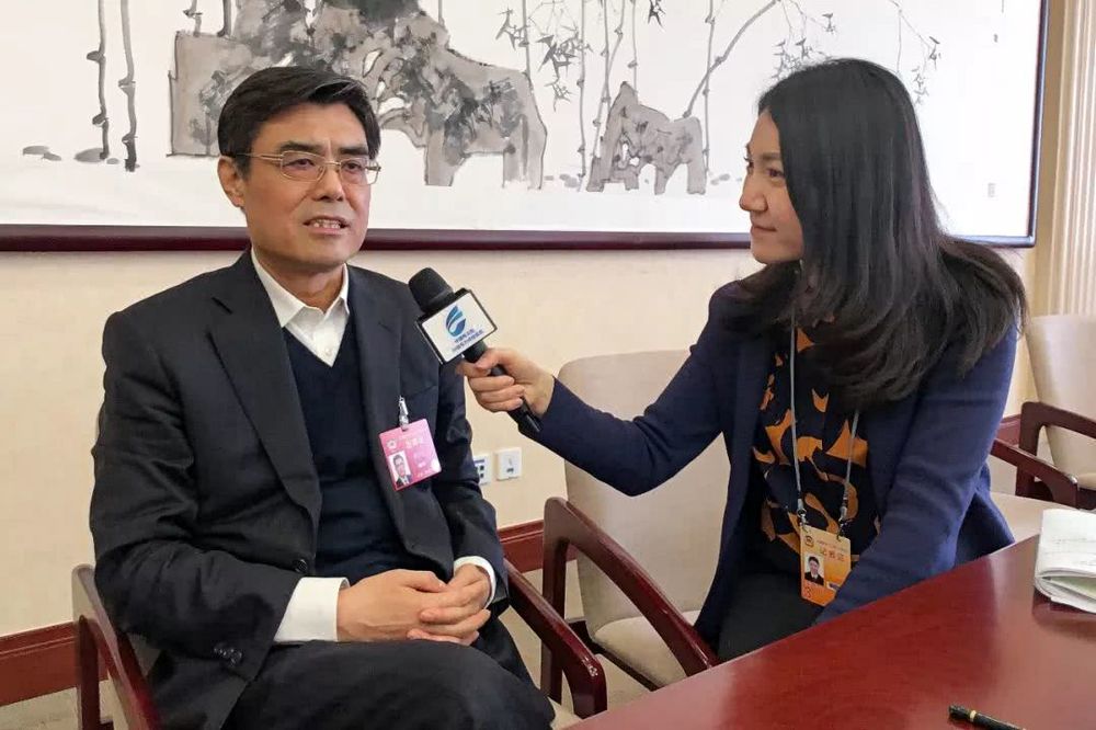 當(dāng)好能源轉(zhuǎn)型與清潔發(fā)展排頭兵——訪全國政協(xié)委員，中國華能集團(tuán)有限公司董事長、黨組書記舒印彪