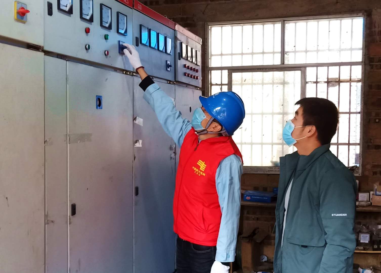 平塘供電局：主動走訪現(xiàn)場辦公，助推企業(yè)有序復(fù)工
