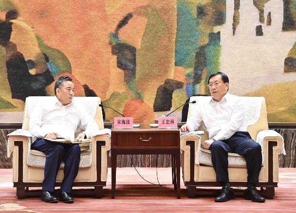 宋海良拜會武漢市委書記王忠林、市長周先旺