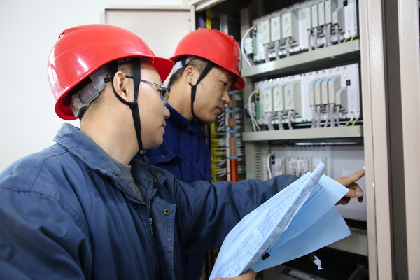 國網(wǎng)寧海縣供電公司：緊急消缺除隱患，筑牢電網(wǎng)“三防線”
