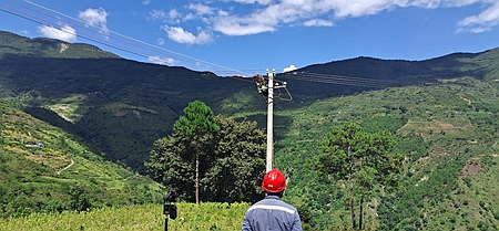 鳳慶供電局新華供電所供電火力全開，助力當(dāng)?shù)乜緹煯a(chǎn)業(yè) 穩(wěn)定發(fā)展