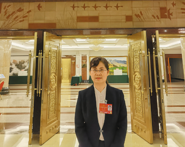 【兩會】電網在促進新能源消納上發(fā)揮了重要作——訪全國人大代表、寧夏電力投資集團有限公司信息中心業(yè)務主管方敏