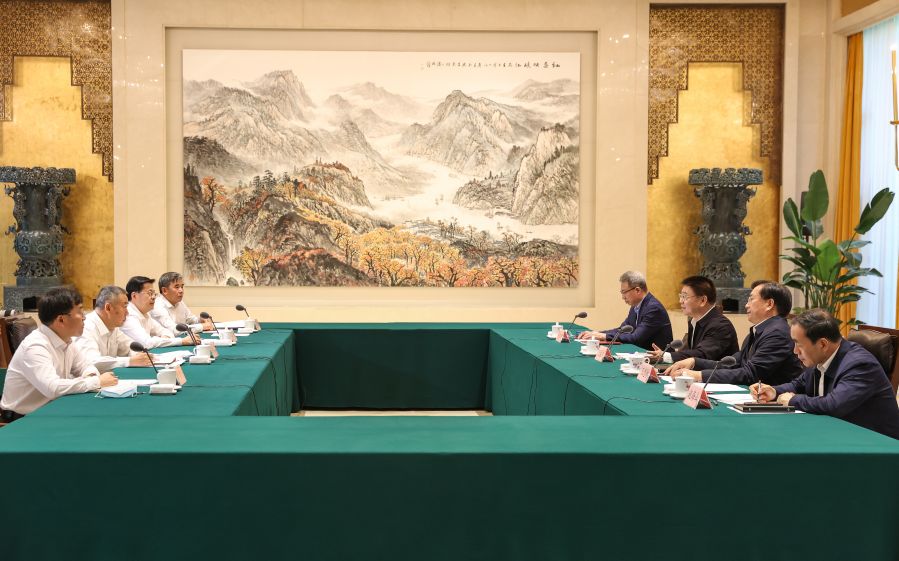 雷鳴山、韓君拜會(huì)湖北省委書記王蒙徽、省長(zhǎng)王忠林