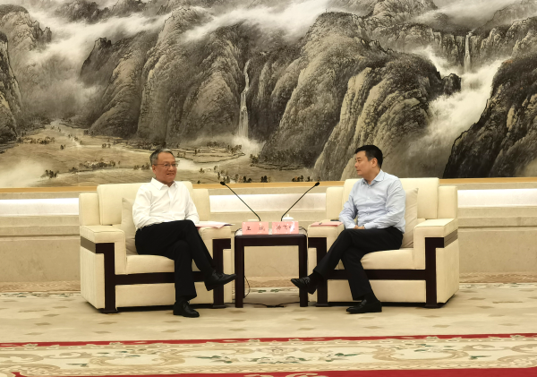 王斌與寧波市委副書(shū)記、市長(zhǎng)湯飛帆舉行會(huì)談