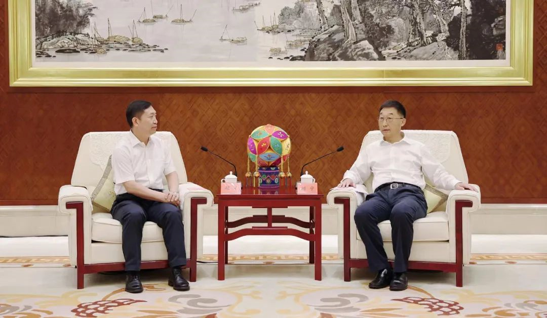 中核集團(tuán)總經(jīng)理、黨組副書記顧軍拜會(huì)廣西壯族自治區(qū)黨委書記劉寧