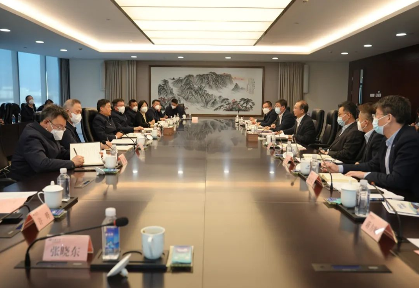 華電集團(tuán)黨組書記、董事長(zhǎng)江毅會(huì)見東方電氣黨組書記、董事長(zhǎng)俞培根