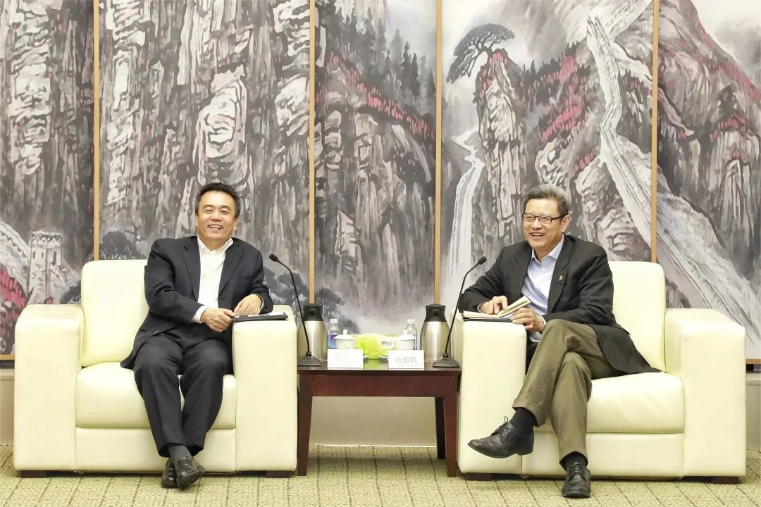 國(guó)家電投黨組書記、董事長(zhǎng)錢智民會(huì)見(jiàn)哈電集團(tuán)黨委書記、董事長(zhǎng)曹志安