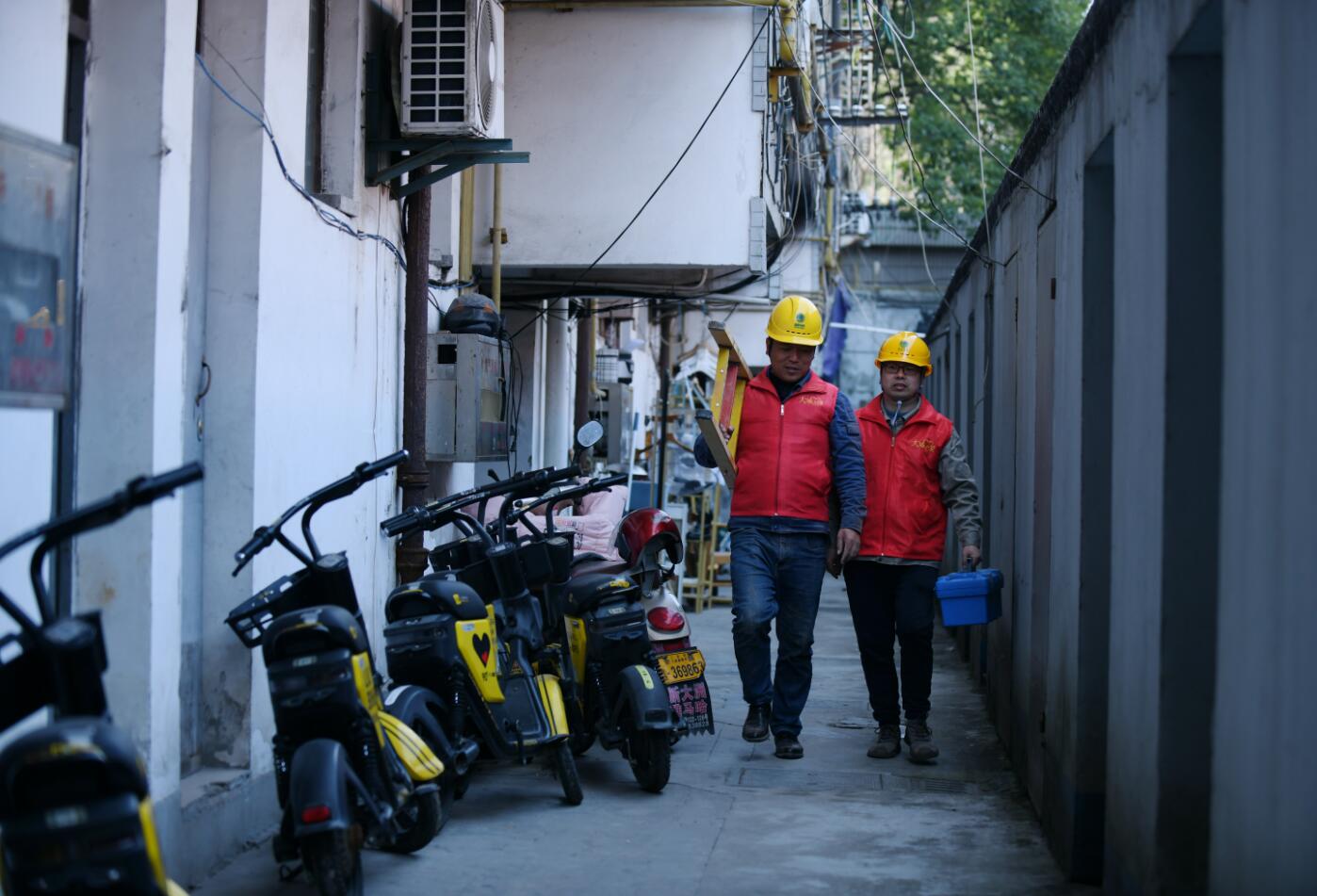 國網(wǎng)余姚市供電公司：“點亮黑樓道2.0”，借“光”照亮居民歸家路