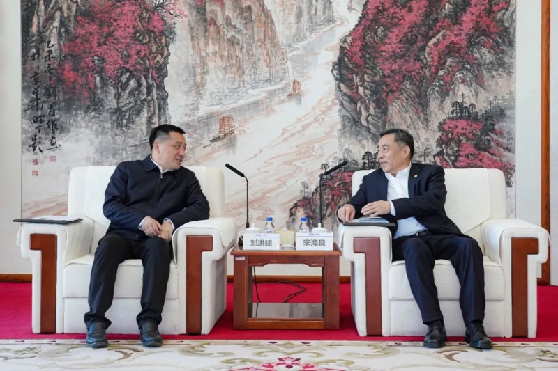 中國(guó)能建黨委書記、董事長(zhǎng)宋海良與云南省委常委、昆明市委書記劉洪建會(huì)談