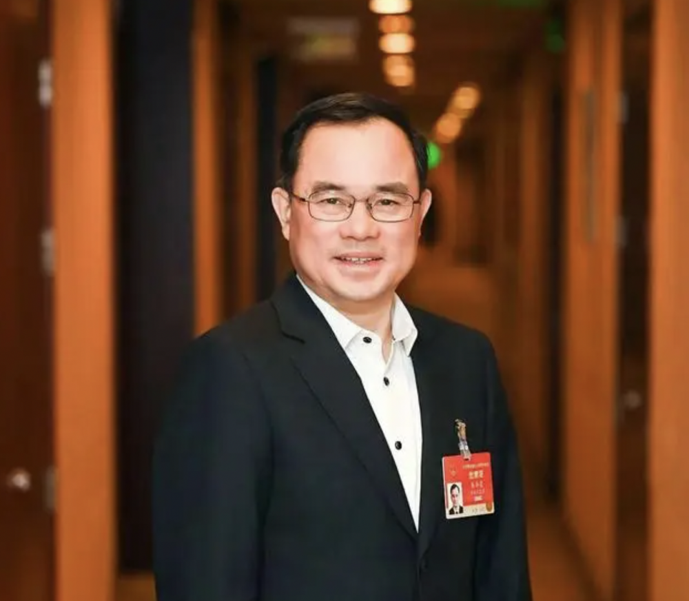 【兩會好聲音】全國人大代表朱華榮：建議主流燃油車消費稅改革、保障新能源汽車健康協(xié)同發(fā)展