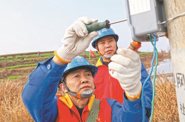 四川通江護航春灌用電，60支服務隊奔走田間