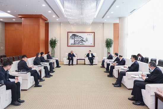 華能集團黨組書記溫樞剛會見青海省委常委、海東市委書記烏拉孜別克·熱蘇力汗