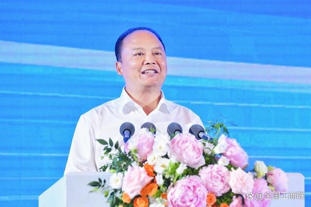 全國(guó)工商聯(lián)副主席，通威集團(tuán)董事局主席劉漢元：加快建設(shè)可再生能源 構(gòu)建川渝清潔能源一體化