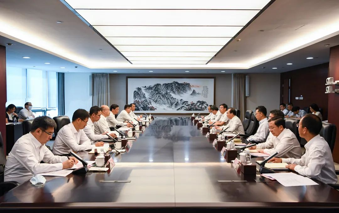華電集團(tuán)黨組書記、董事長(zhǎng)江毅與河北省委副書記、省長(zhǎng)王正譜舉行會(huì)談