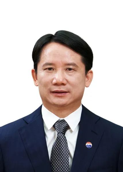 曾任貴州省能源局黨組書記、局長(zhǎng) 丁雄軍當(dāng)選中國(guó)貴州茅臺(tái)酒廠(集團(tuán))黨委書記