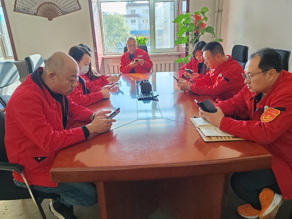 烏海市千里山供電公司：學習新細則，提升班組管理