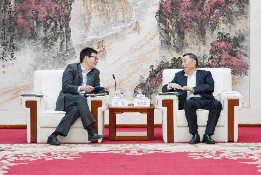 中國能建黨委書記、董事長(zhǎng)宋海良與上海電氣集團(tuán)黨委書記、董事長(zhǎng)吳磊會(huì)談
