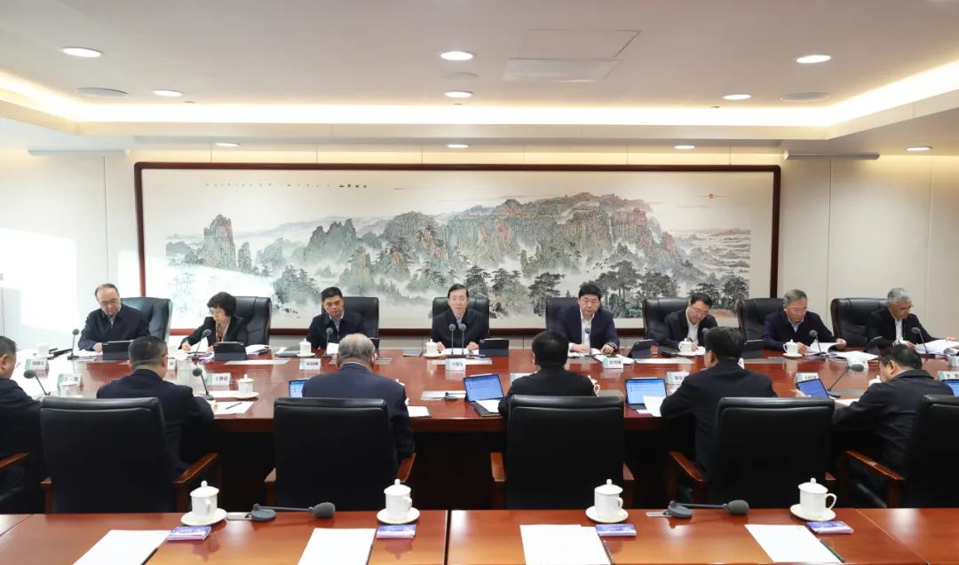 國家電網(wǎng)公司領(lǐng)導(dǎo)班子和專職助理、總師、副總師2024年調(diào)研座談會(huì)召開