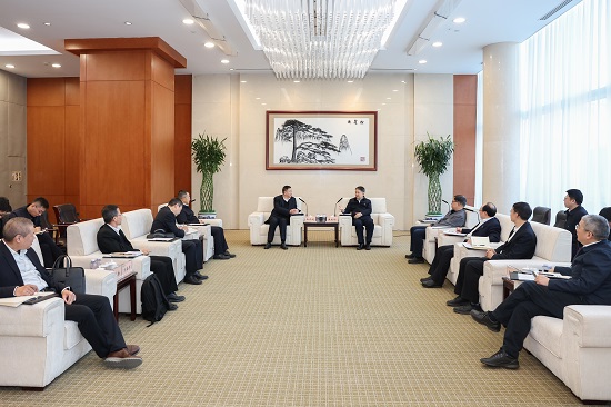 溫樞剛鄧建玲會(huì)見中廣核集團(tuán)董事長楊長利、總經(jīng)理高立剛