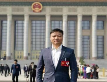 【兩會(huì)好聲音】全國(guó)人大代表、小鵬汽車董事長(zhǎng)何小鵬：探索限定場(chǎng)景無(wú)人駕駛法規(guī)，助力車網(wǎng)融合和低空經(jīng)濟(jì)騰飛
