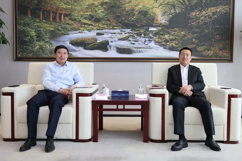 陜煤集團(tuán)黨委書記、董事長張文琪會(huì)見中鐵十八局集團(tuán)黨委書記、董事長閆廣天一行