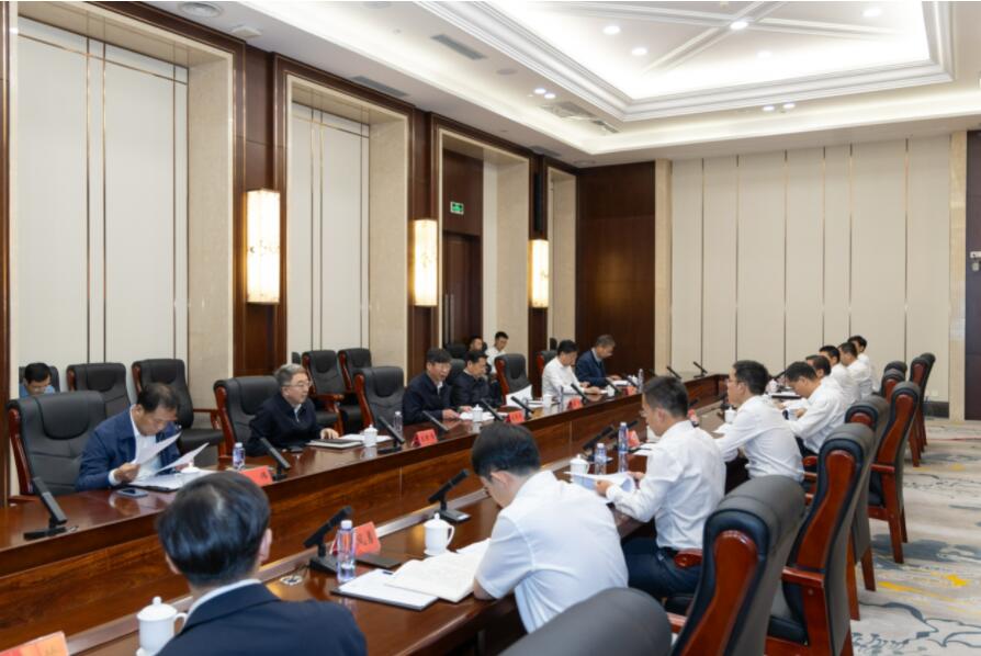 劉偉平、韓君調(diào)研三峽集團(tuán)內(nèi)蒙古區(qū)域工作