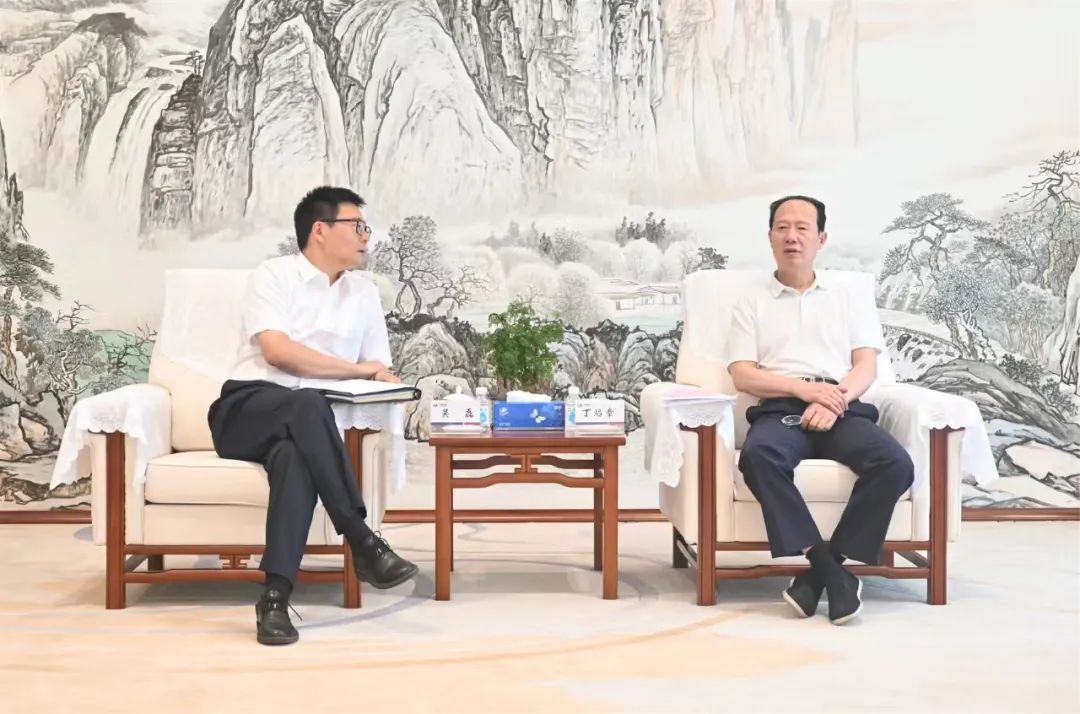 中國(guó)電建黨委書記、董事長(zhǎng)丁焰章與上海電氣集