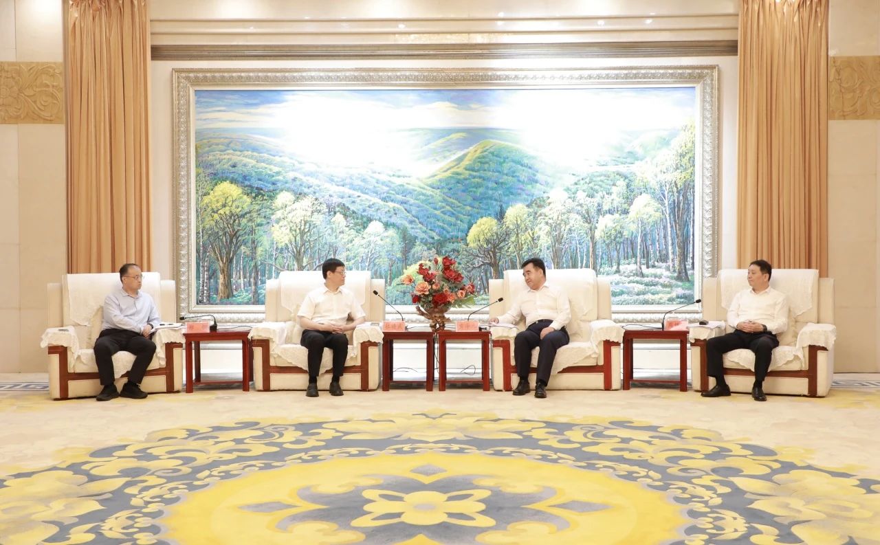 華電煤業(yè)黨委書記、董事長(zhǎng)杜將武拜會(huì)慶陽(yáng)市委書記黃澤元