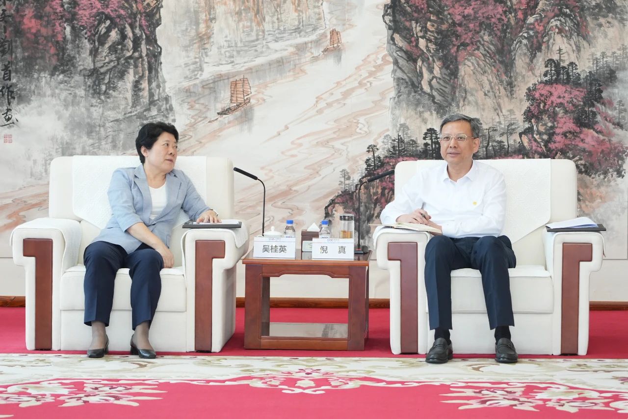 中國能建黨委副書記、總經(jīng)理倪真與湖南省委常