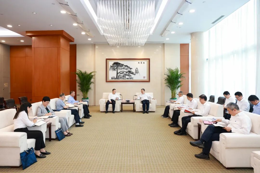 華能集團(tuán)公司總經(jīng)理張文峰會見中國國新董事長徐思偉、總經(jīng)理莫德旺