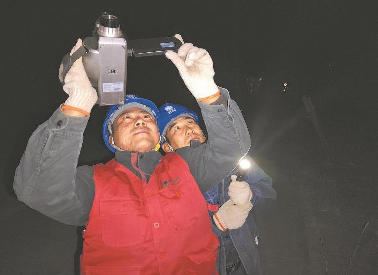 青海貴南縣：零下15攝氏度，冬夜巡檢保供電