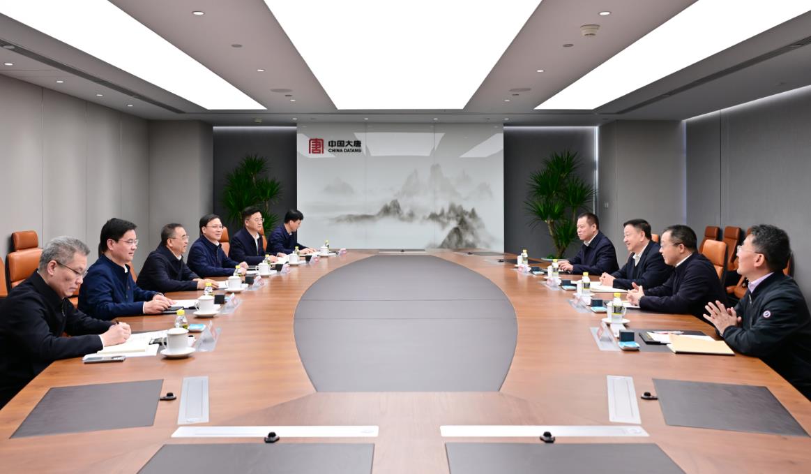 中國大唐董事長鄒磊、總經(jīng)理張傳江與中廣核董事長楊長利、總經(jīng)理高立剛會談