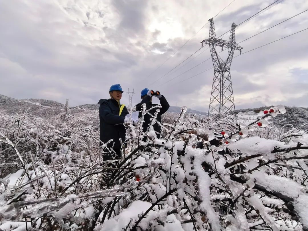 南方電網(wǎng)科技抗冰 讓冰雪“看得見、除得掉、防得住”