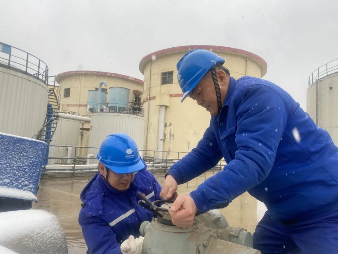 國家能源集團(tuán)山東公司迎風(fēng)戰(zhàn)雪“滿格”保供